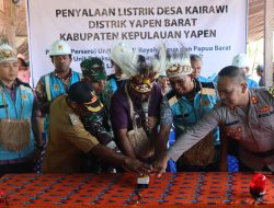 Kapolres Kepulauan Yapen Bersama Forkopimda Resmikan Listrik Desa Kairawi