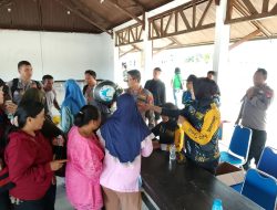 Polda Papua Barat Daya Gelontorkan 10 Ton Beras Murah, Warga Aimas Antusias