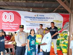 Polsek Sorong Barat Gelar Gerakan Pangan Murah, 5 Ton Beras Ludes Diserbu Warga