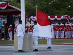Polda Papua Barat Hadiri Upacara Penurunan Bendera dan Syukuran HUT ke-80 RI