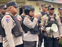 Polres Dogiyai Gelar Simulasi Sispam Mako Perkuat Kesiapsiagaan Personel Menghadapi Potensi Gangguan Keamanan