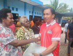 KSOP Merauke Bagikan Beras untuk Warga di Momen Harhubnas 2025