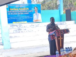 Bupati Pegaf Dominggus Saiba Resmikan Penerangan Listrik di Distrik Hingk