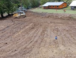 Jalan Penghubung Ayumnati–Anitila Rampung, Warga Mulai Bangun Gereja Baru