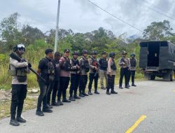Kabag Ops Polres Dogiyai Laksanakan Patroli di Jalan Trans Nabire–Dogiyai