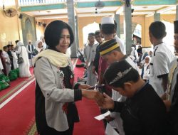 Berbagi di Bulan Suci, Wakapolda Papua Barat Hadiri Pengajian dan Serahkan Santunan