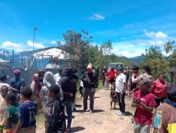 Aksi Cepat Polri dan Masyarakat Cegah Kebakaran Meluas di Dogiyai