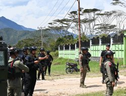 Kapolres Dogiyai Turun Langsung, Patroli Gabungan Jaga Moanemani Tetap Kondusif