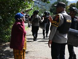 Humanis dan Preventif, Patroli Dialogis Polres Dogiyai Perkuat Keamanan